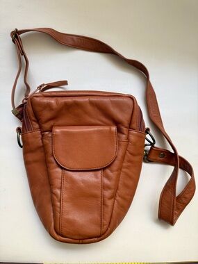 Vintage L.L. Bean Town & Field Padded Leather Camera Bag Crossbody Travel Sling